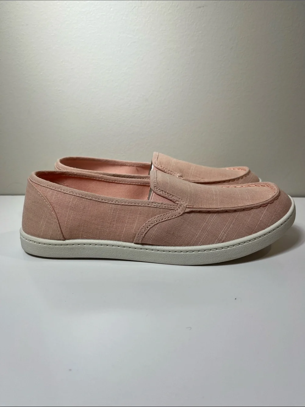 NWT Moc Toe Surf Shoe Light Pink Size 9.5